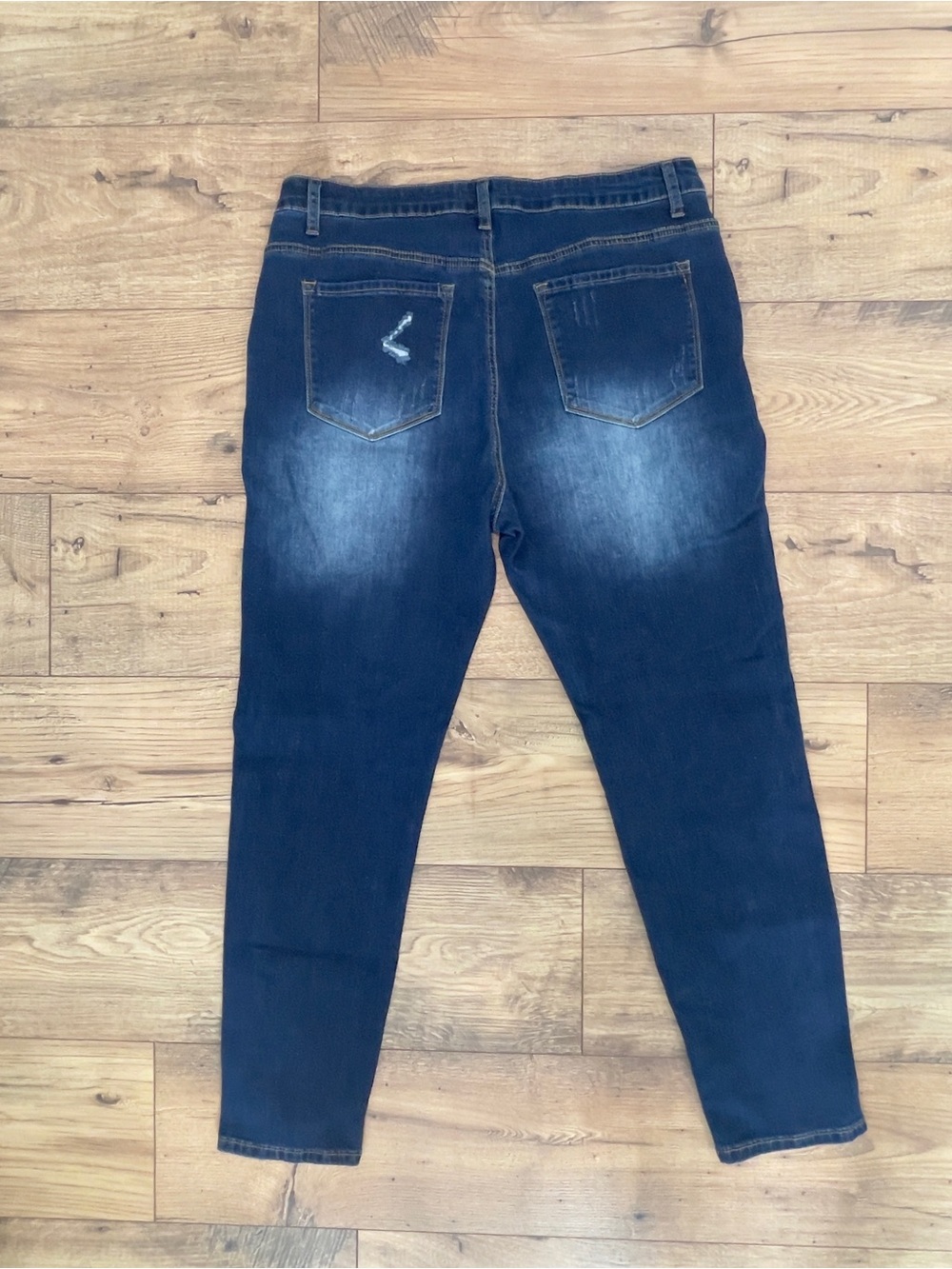 Distressed Blue Jeans XL - Picture 4 of 6